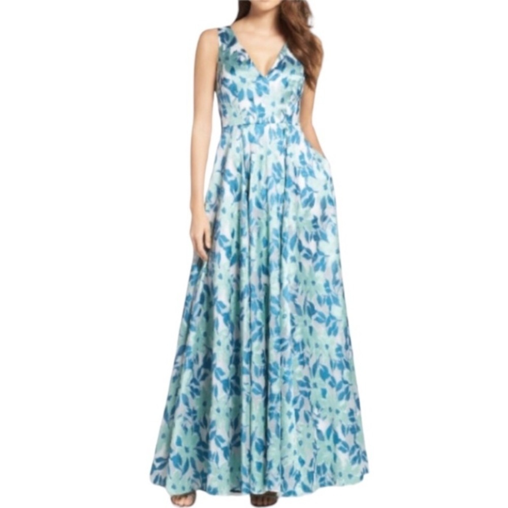 Adrianna Papell Blue and White Sleeveless V-Neck Maxi Dress